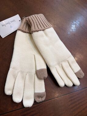 Vera Bradley Cream Knit Tech Gloves with Taupe Cuffs